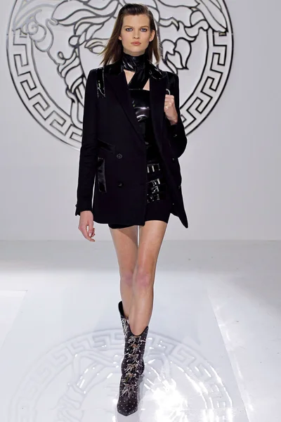 Look 15